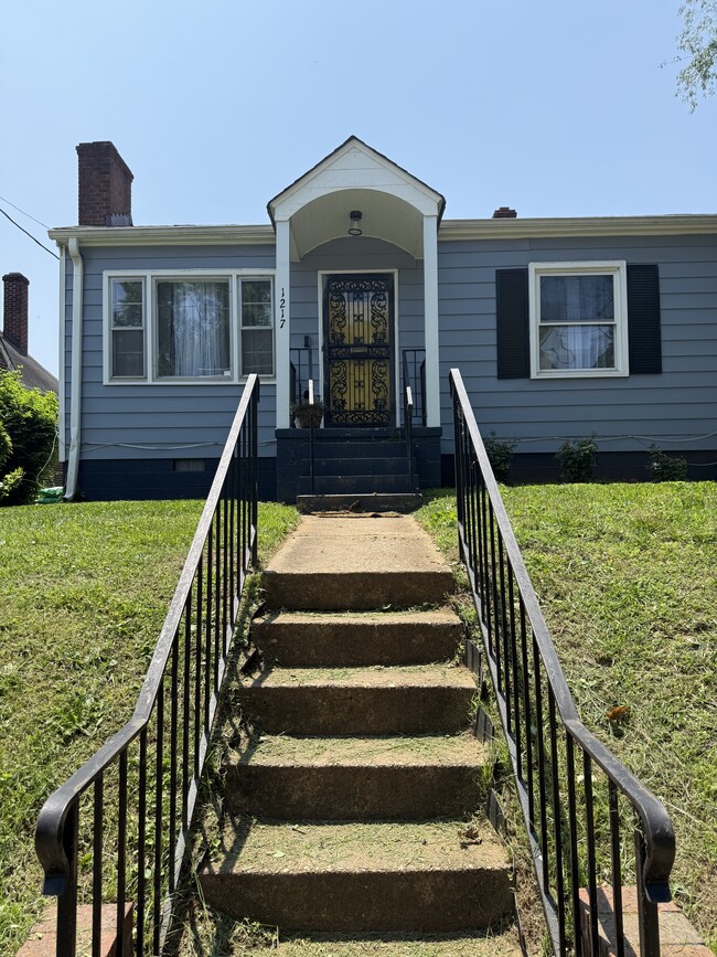 Building Photo - 1217 Wallace St