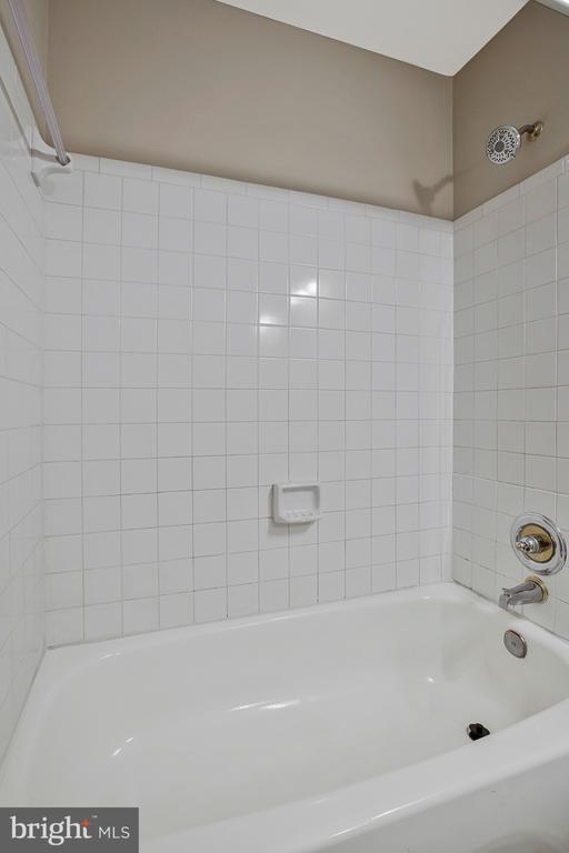 Building Photo - 14669 Cambridge Cir