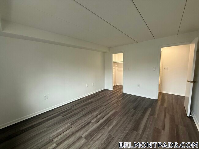 Building Photo - 53 Hill Rd