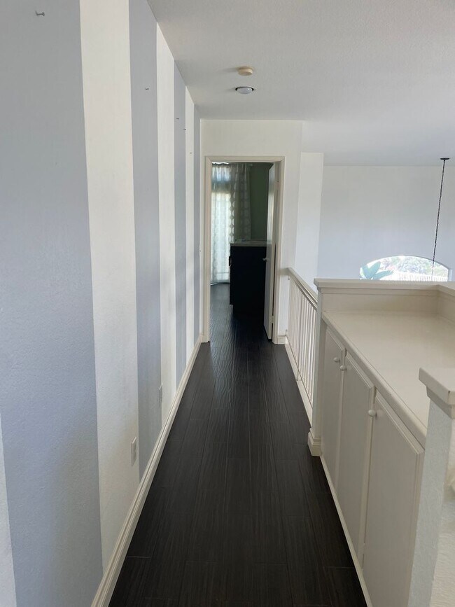 Building Photo - Spacious House for Rent