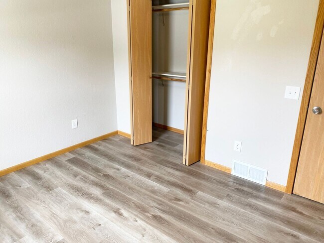 Building Photo - 1933-35 Northwestern Ave