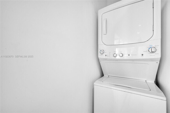 Building Photo - 55 SW 9th St