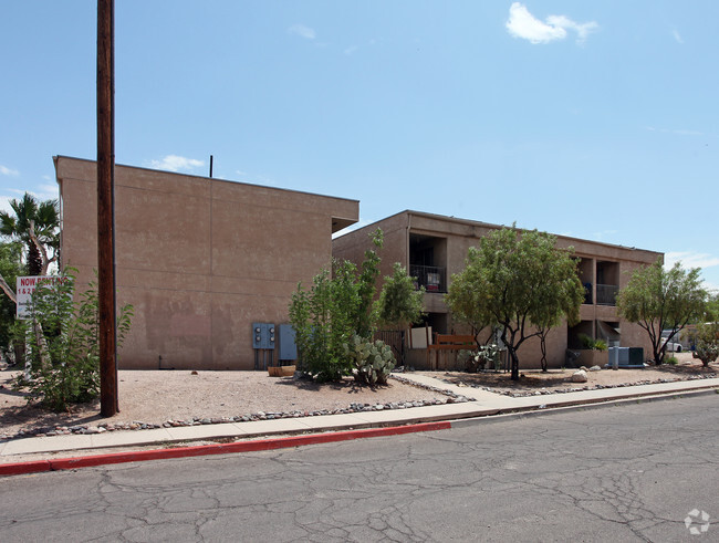 Balboa Village Apartments - Kelso Apartments