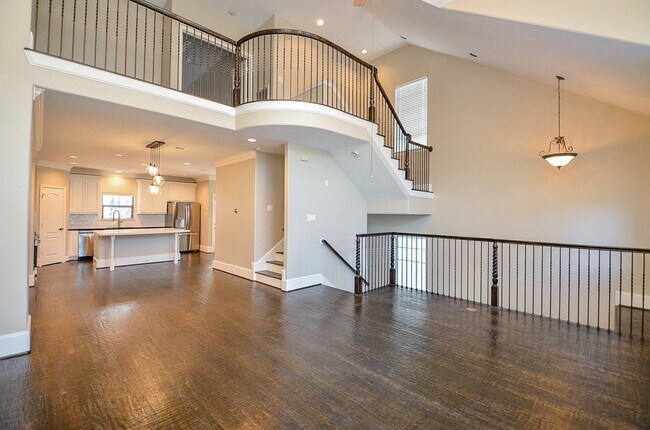 Building Photo - 1307 Studer St