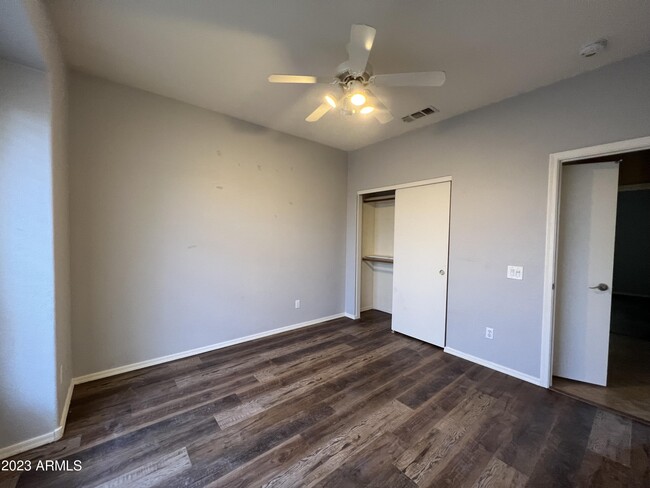 Building Photo - 721 E Jasper Dr