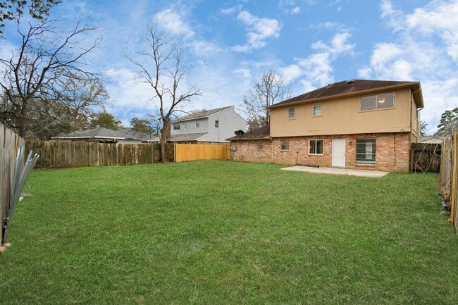 Building Photo - 24118 Spring Gum Dr