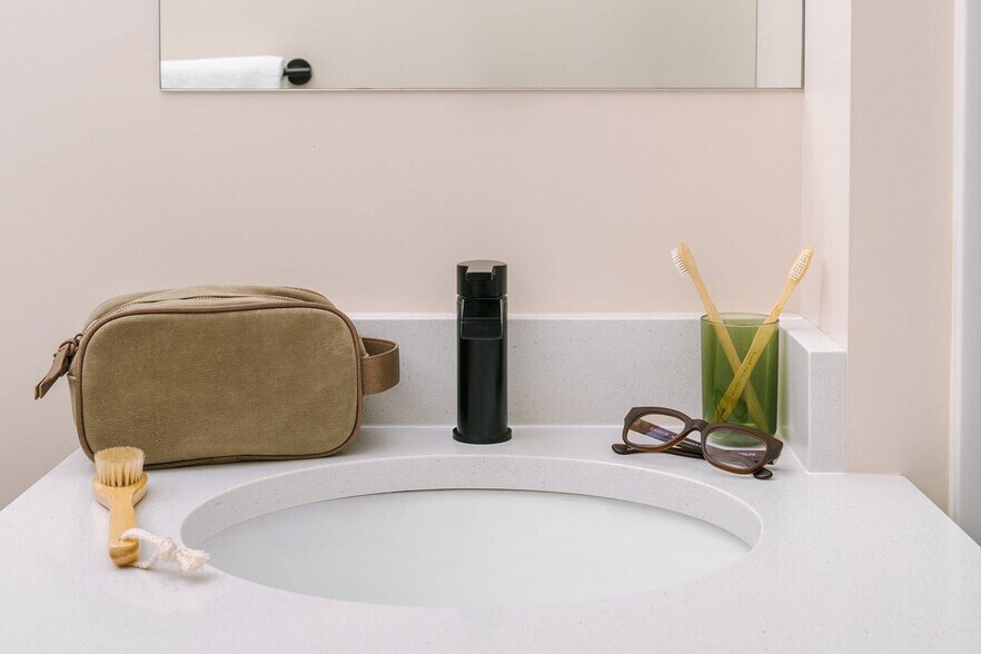 Building Photo - 17 S Wabash Ave