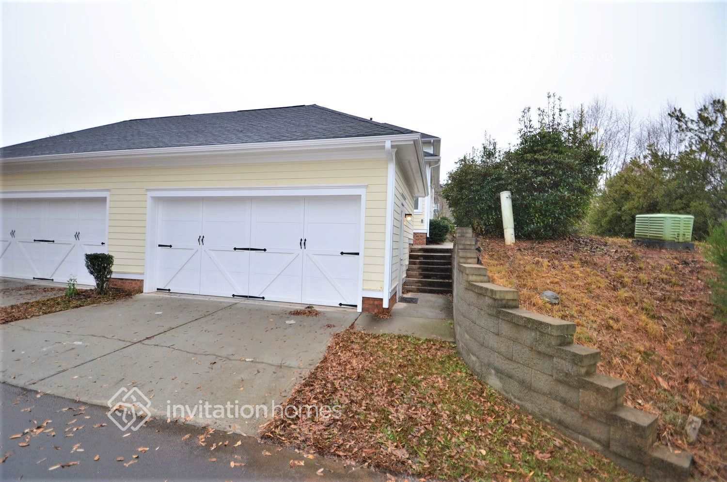 Building Photo - 506 Camellia St