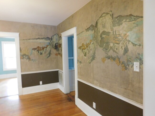 Building Photo - 605 Johnson St