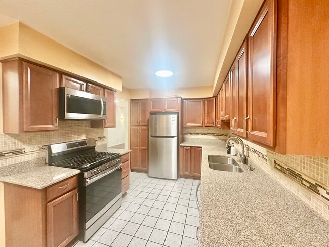 Building Photo - 1234 Churchill Ct