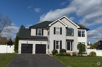 Building Photo - 5 Azalea Ct