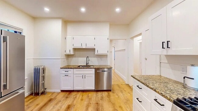 Building Photo - 147 Langdon Ave