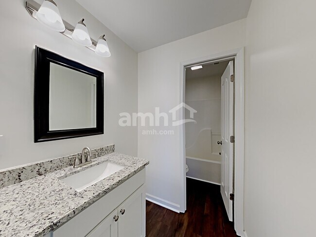 Building Photo - 4204 Birch Dr