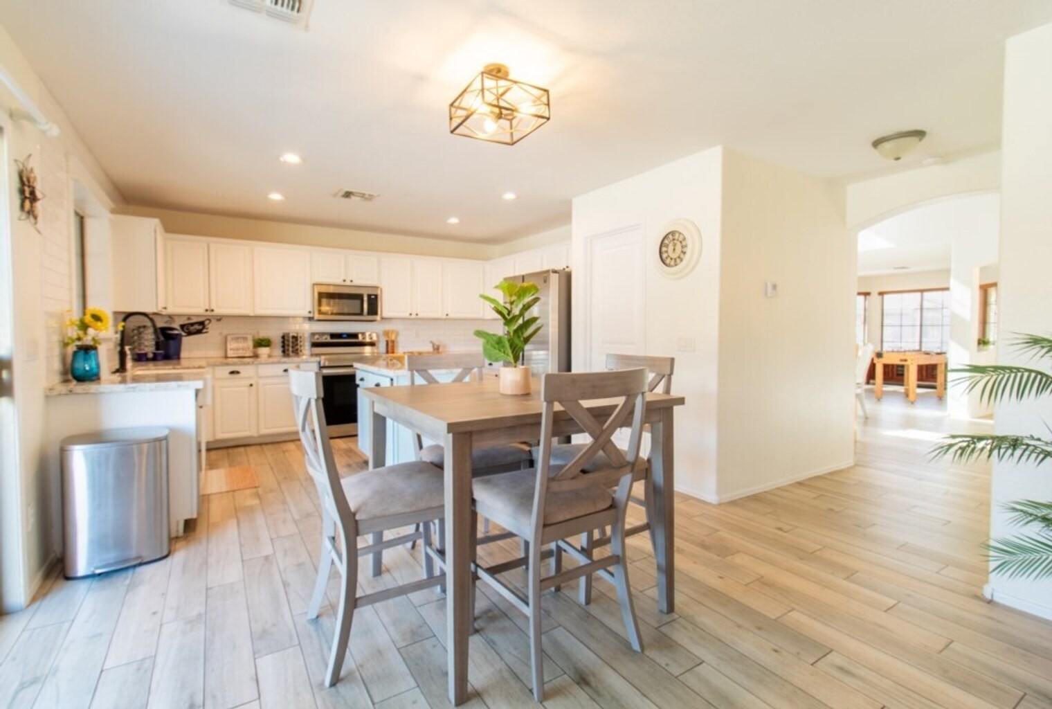 Building Photo - 1550 N Desert Willow St