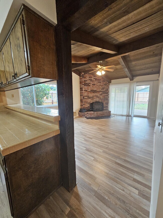 Building Photo - 812 Greenwich Dr