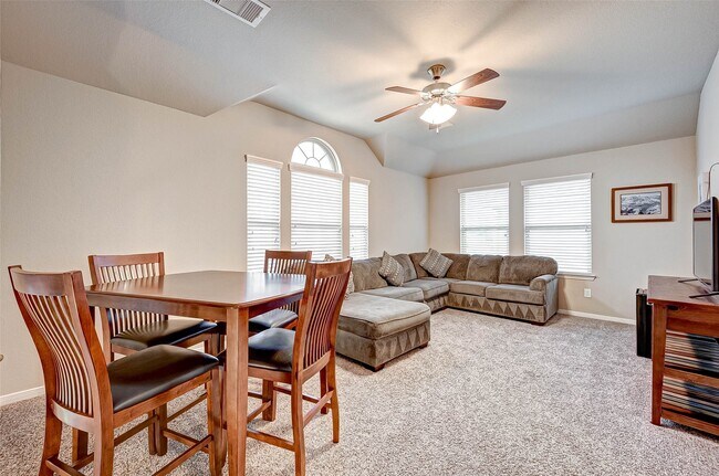 Building Photo - 5614 Glenfield Spring Ln