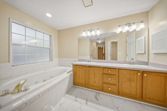 Building Photo - 1535 Breamstone Ridge
