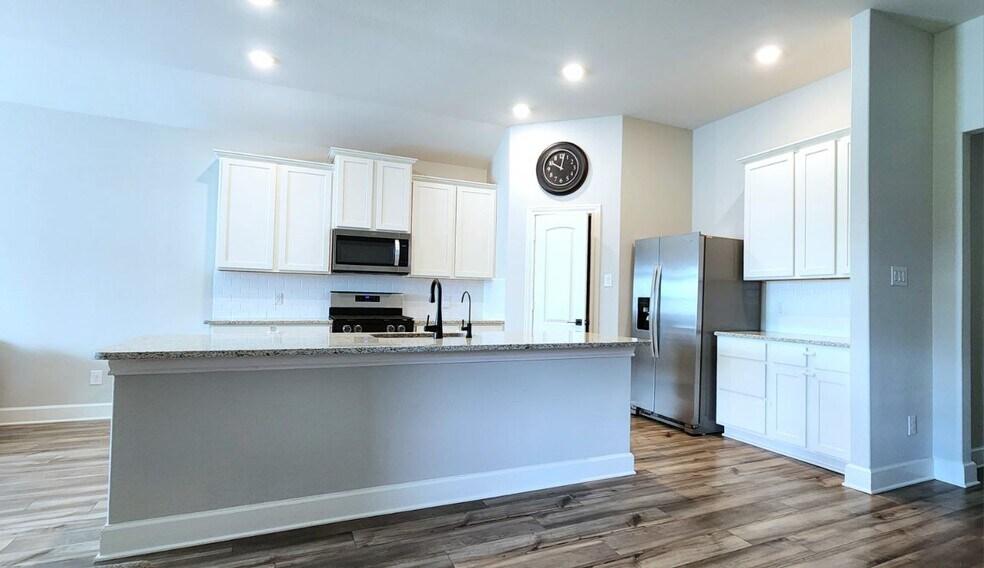 Building Photo - 2024 Hardwick Dr