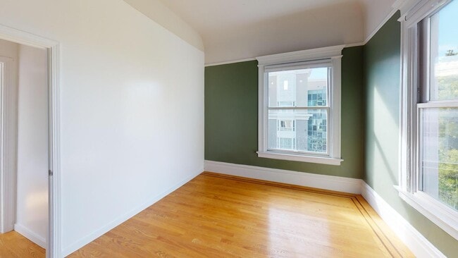 Building Photo - 1738 Bush St