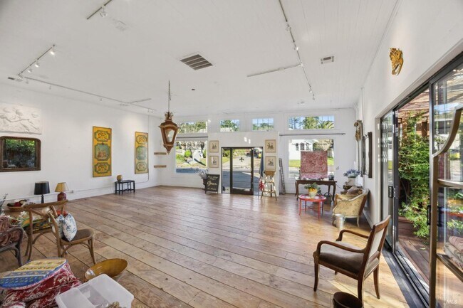 Building Photo - 307 Bodega Ave