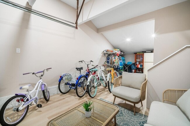 Building Photo - 10 Explorer Rd