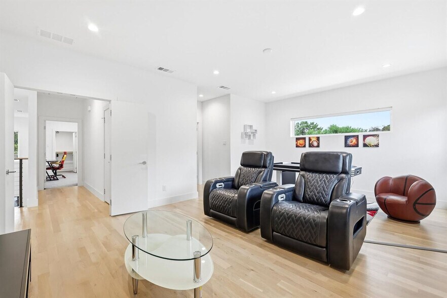 Building Photo - 3714 Highgrove Dr