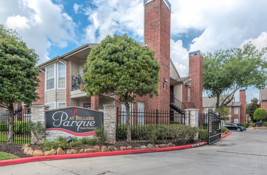 Parque at Bellaire Houston, TX Apartment Finder