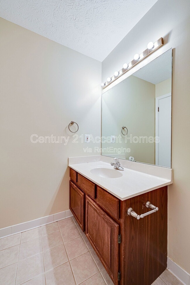 Building Photo - 9941 Oakton Terrace Rd