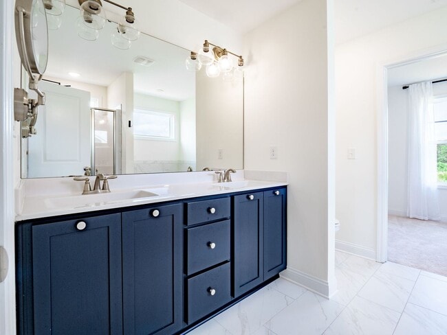 Building Photo - 909 Needlerush Rd