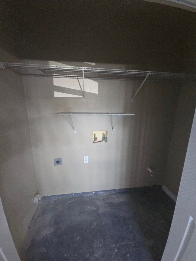 Building Photo - Remodeled 3 bed 2 bath home