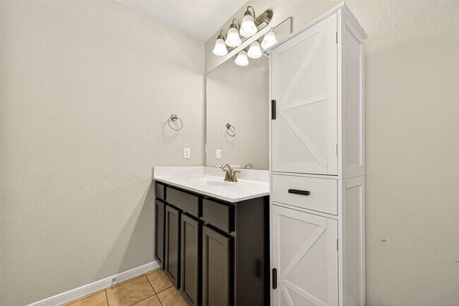 Building Photo - 7219 Victorville Dr