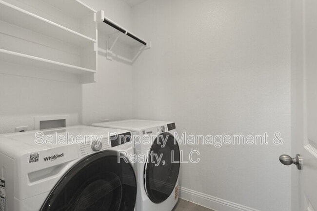 Building Photo - 2021 Daniel Dr