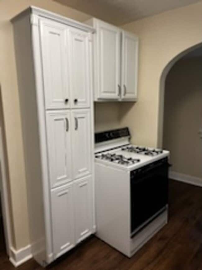 Building Photo - Section 8 Welcomed! 3 br / 1 ba Home for Rent