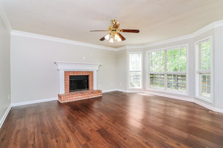 Building Photo - 2446 Letha Ln