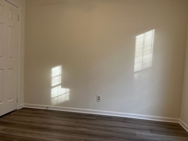 Building Photo - 1310 Morris St