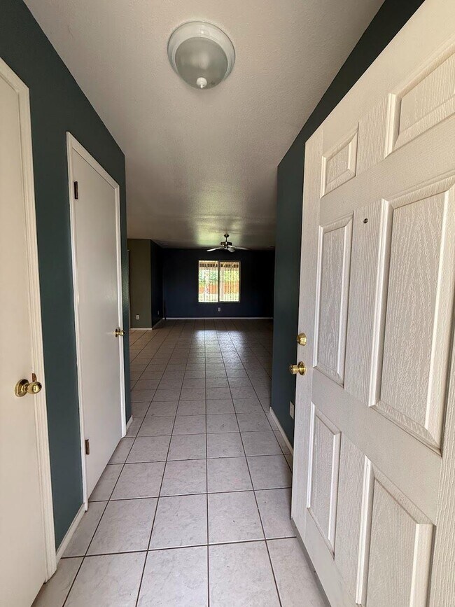 Building Photo - 248 Exie Ln
