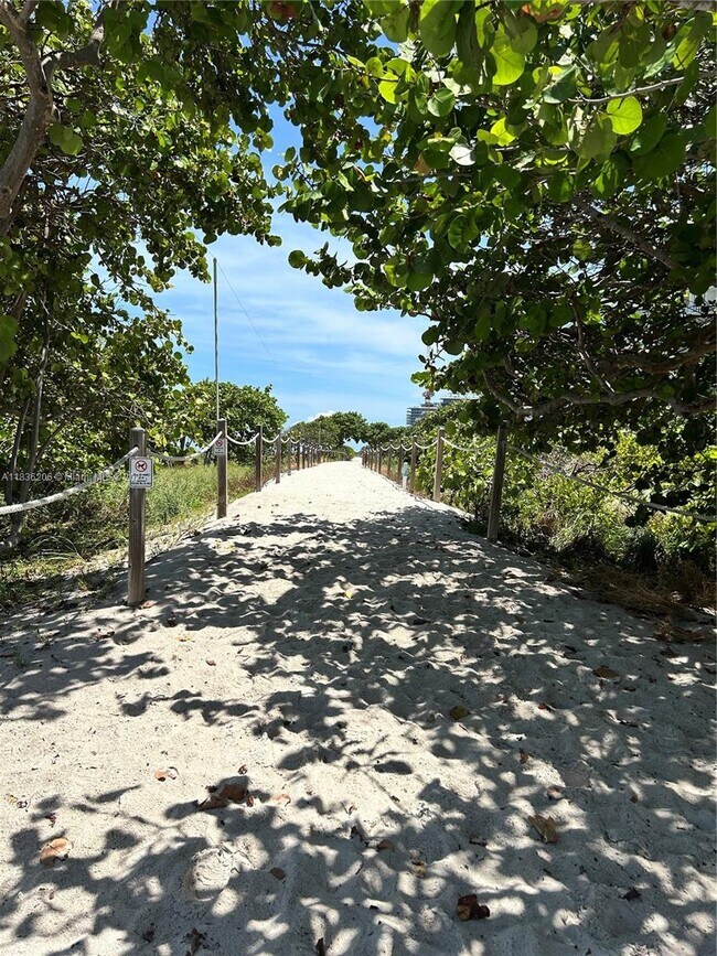 Building Photo - 9172 Collins Ave