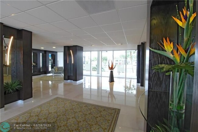Building Photo - 2800 E Sunrise Blvd