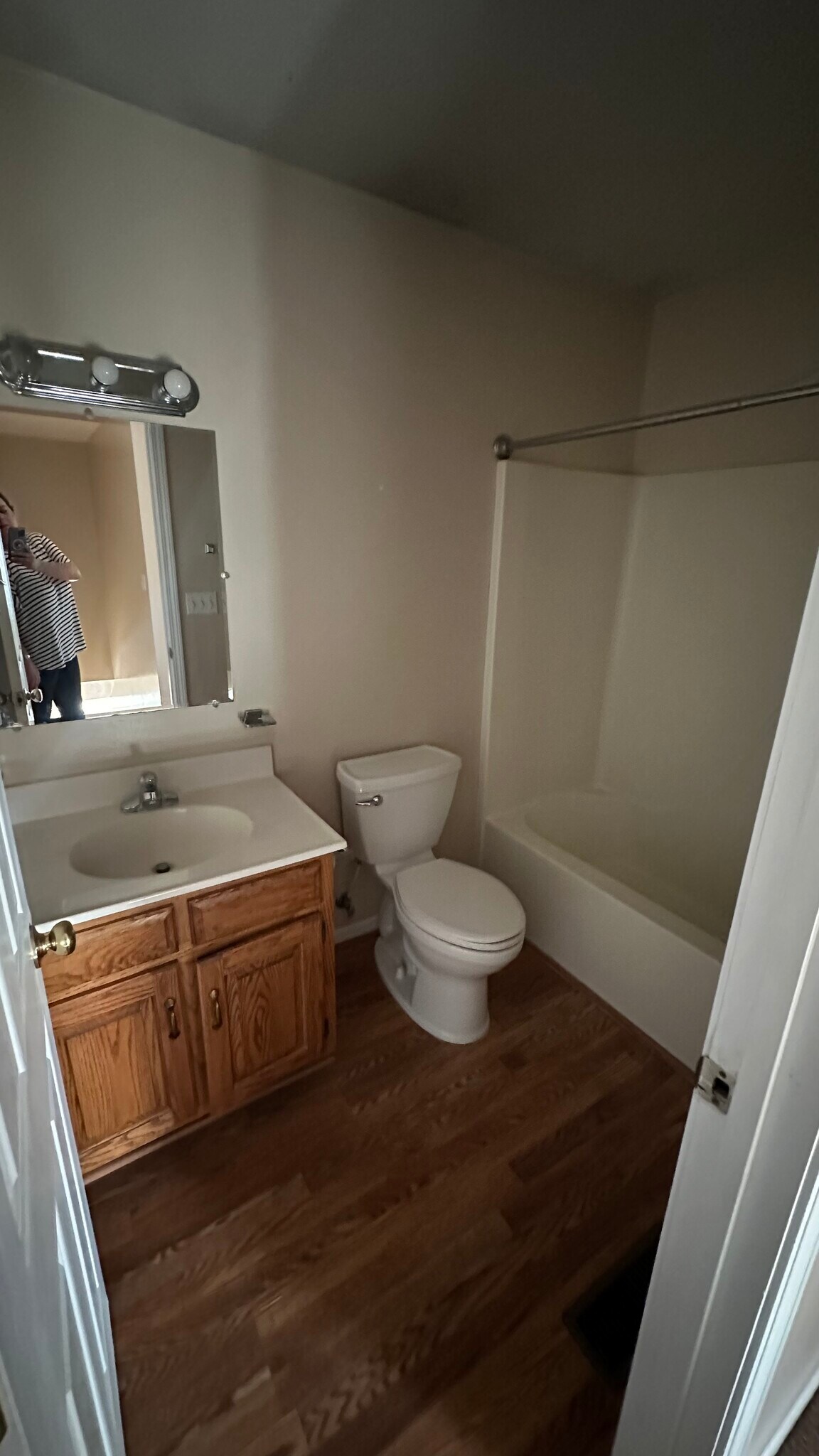 Building Photo - 1202 Deer Ln