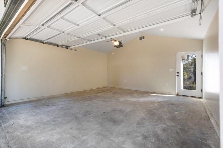 Building Photo - 3444 S Bentley Ave
