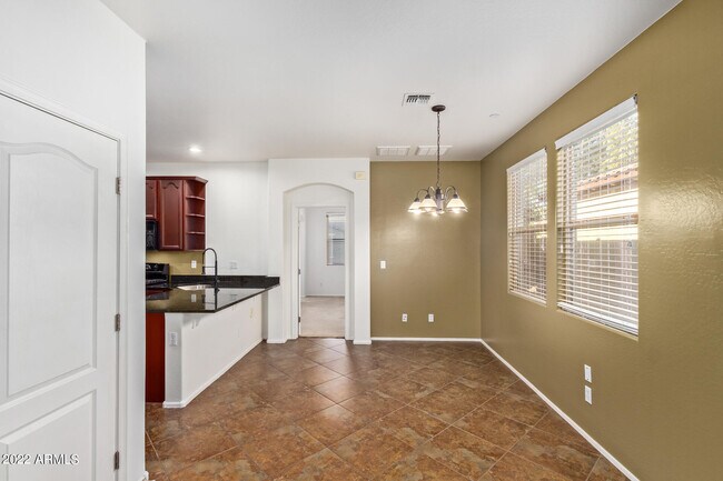 Building Photo - 2948 N Evergreen St