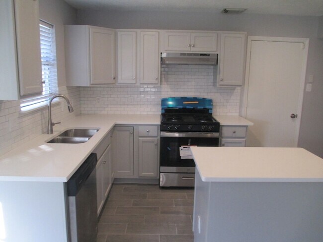 Building Photo - 16714 Cheshire Pl Dr