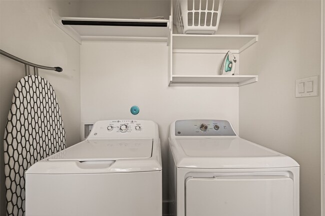 Building Photo - 3402 Luca St