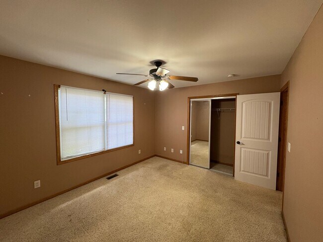 Building Photo - 2-bedroom, 2-bath Duplex in Champaign, IL