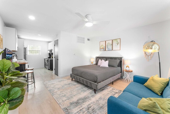 Building Photo - 513 Pecan Grove Rd