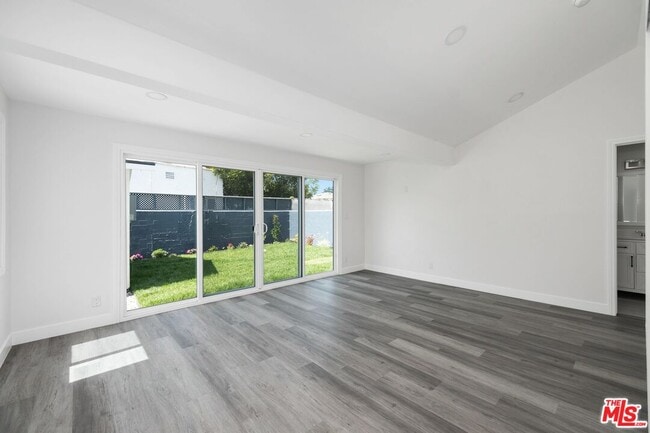 Building Photo - 8918 Cadillac Ave