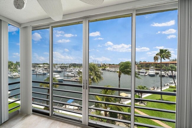 Building Photo - 29 Yacht Club Dr