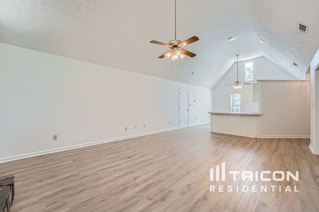 Building Photo - 145 Meadow Ridge Dr