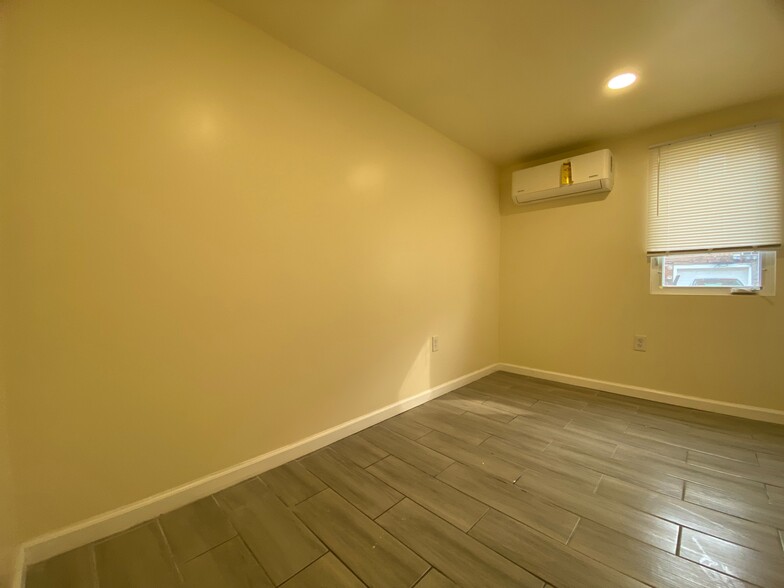 Building Photo - 2710 Dothan Plz