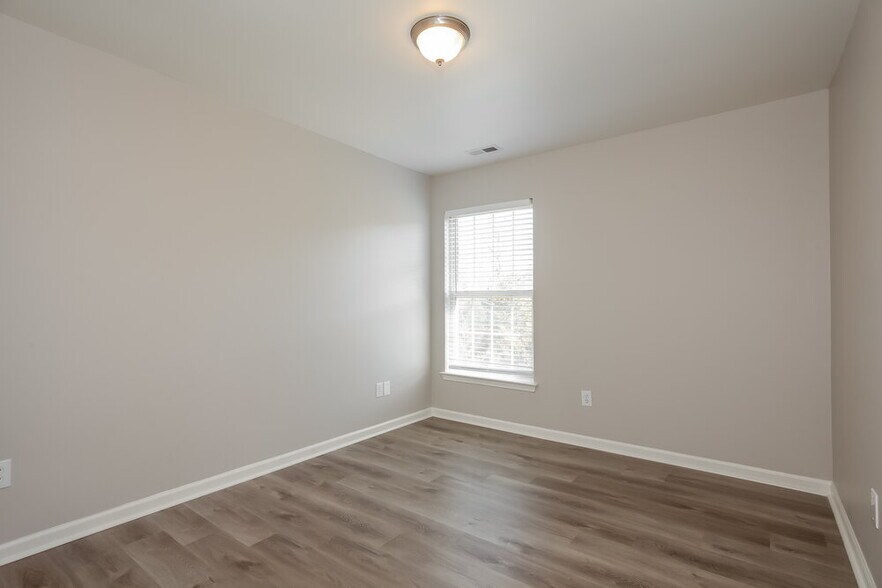 Building Photo - 512 Pawley Dr